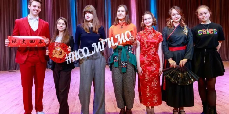 أكثر من 700 طالب يشاركون في مهرجان بريكس بمعهد موسكو الحكومي للعلاقات الدولية MGIMO