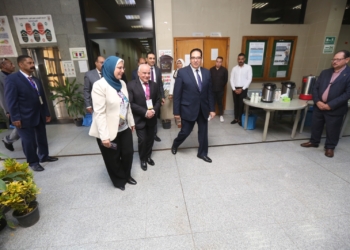 د محمد سامى ود محمود هاشم وعميدة الليزر د جالاعزب