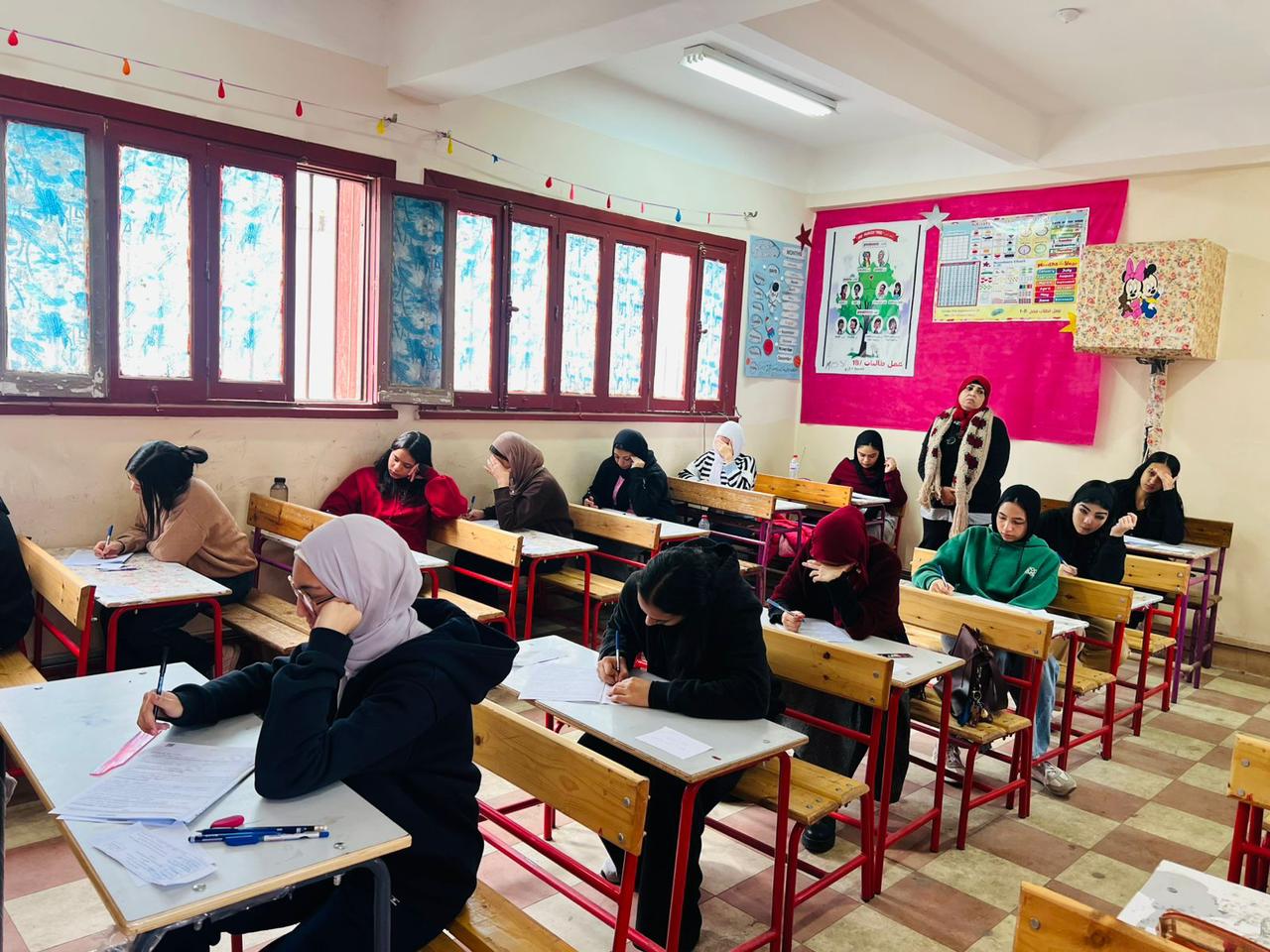 إحالة 6 مسئولين بلجان امتحانات الإعدادية بالشرقية للنيابة.. ومفاجأة بشأن إجابة العربي