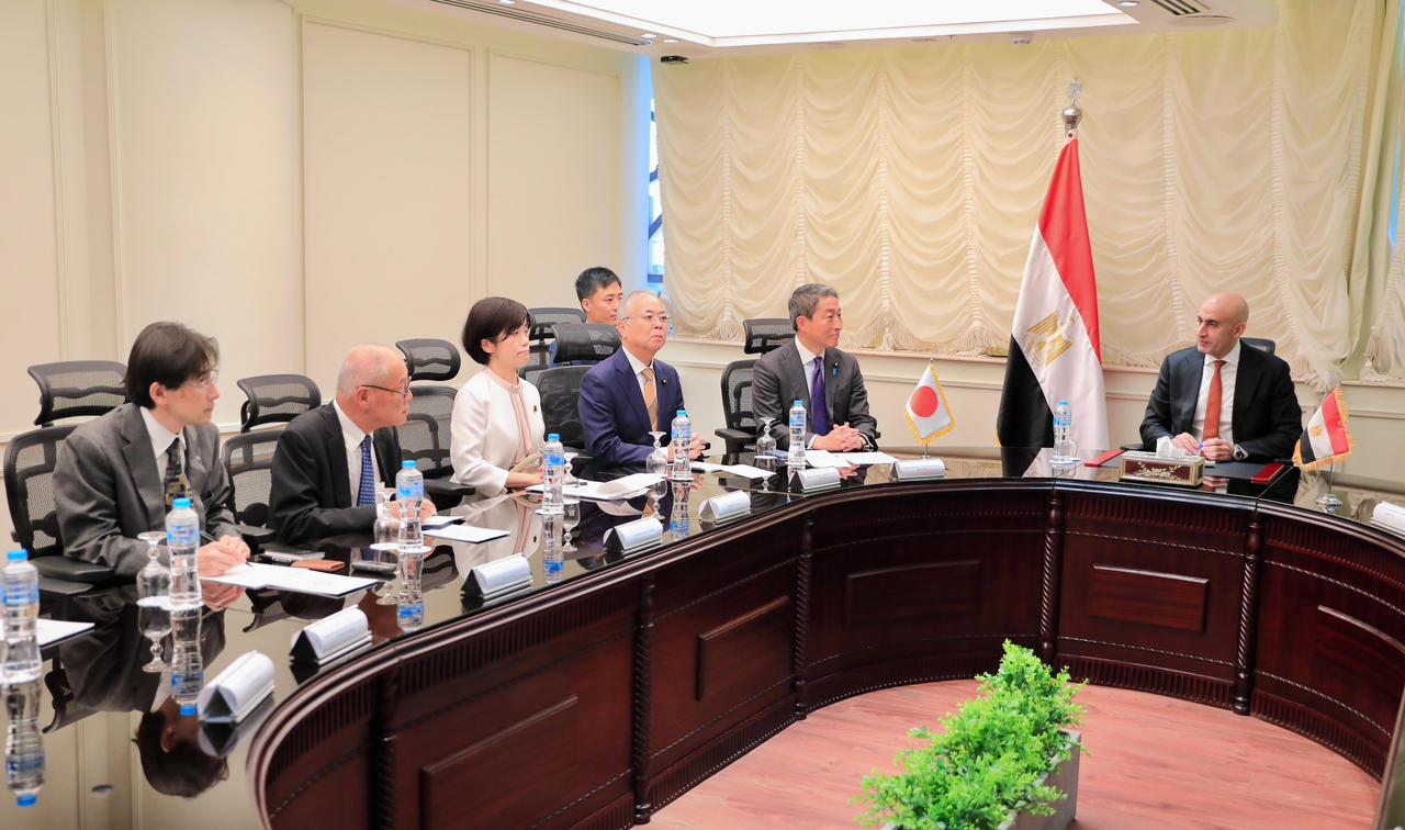 وزير التعليم يتفق مع وفد البرلمان الياباني على تطوير مناهج الرياضيات وتدريب المعلمين