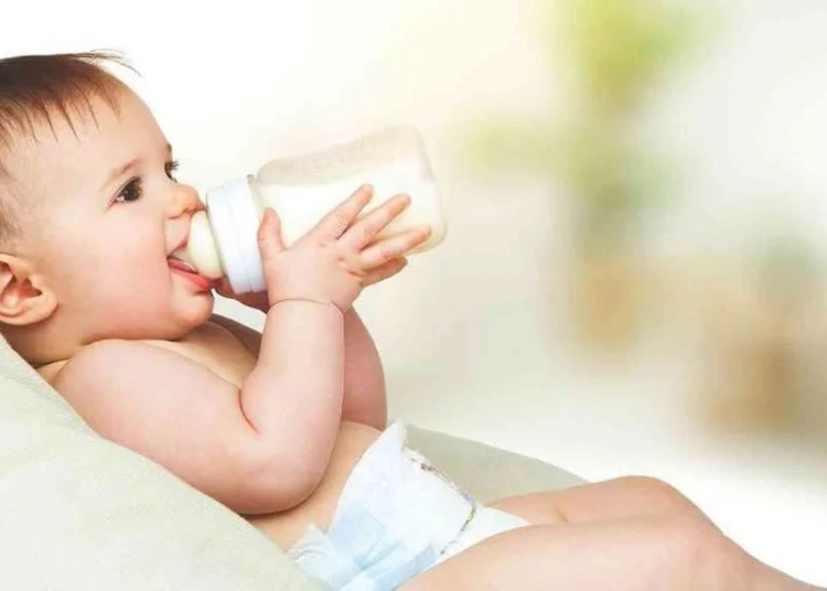 سلامة الغذاء تحسم الجدل حول حليب الأطفال المسحوب أوروبيًا 