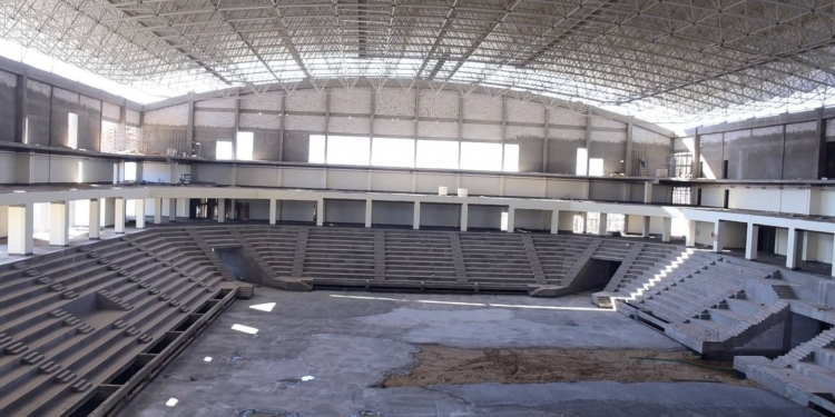 البدء في التشطيبات النهائية لصالة الألعاب الرياضية الدولية بجامعة سوهاج