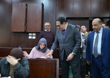 رئيس جامعة القاهرة يتفقد سير امتحانات الفصل الدراسي الأول بعدد من الكليات