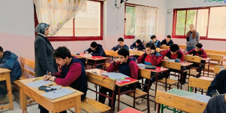 إجابة امتحان مادة اللغة الإنجليزية للصف الثالث الإعدادي الترم الأول 2026 الجيزة