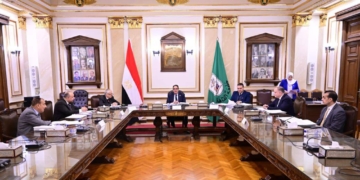 لجنة القيادات بجامعة القاهرة تجرى مقابلات مع 41 متقدما لاختيار مديرى عموم 7 إدارات بالجامعة