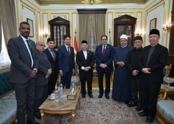 رئيس جامعة القاهرة يستقبل رئيس جامعة السلطان الشريف علي الإسلامية بسلطنة بروناي دار السلام لبحث تعزيز التعاون الأكاديمي والعلمي