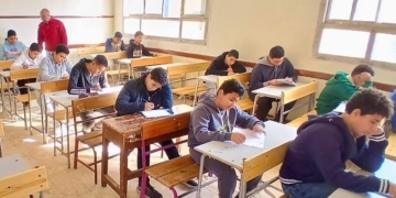 قام بتصوير الامتحان باستخدام هاتف طالب.. قرار عاجل ضد رئيس لجنة امتحانات الشهادة الإعدادية