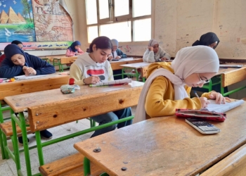 رغم شكاوى الأهالي والطلاب.. أسباب استمرار التقييمات الأسبوعية والشهرية بالفصل الدراسي الثاني