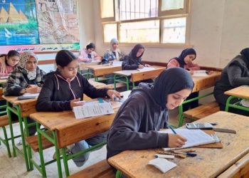 من الأخطاء إلى الغش.. امتحانات النقل تزرع القلق قبل الثانوية العامة