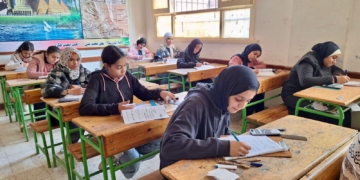 من الأخطاء إلى الغش.. امتحانات النقل تزرع القلق قبل الثانوية العامة