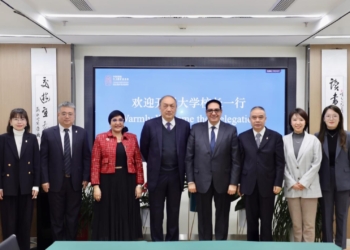 رئيس جامعة القاهرة يجري سلسلة لقاءات رفيعة المستوى بالصين لتعزيز التعاون الأكاديمي والبحثي