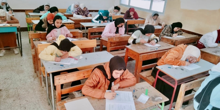 التعليم: 2 مليون طالبا سجلوا بالاستمارة الإلكترونية لامتحانات الشهادة الإعدادية