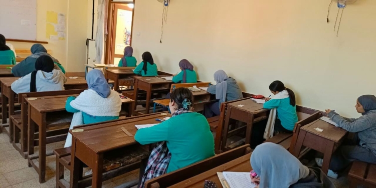 التعليم: 2 مليون طالبا سجلوا بالاستمارة الإلكترونية لامتحانات الشهادة الإعدادية