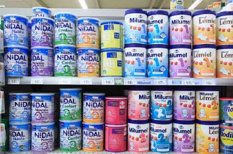 بعد رصد مادة قد تسبب أعراضًا حادة.. سحب احترازي محدود لبعض أنواع حليب الأطفال بالأسواق