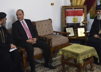 رئيس جامعة العريش يهنئ البابا تواضروس الثاني والإخوة الأقباط بعيد الميلاد المجيد