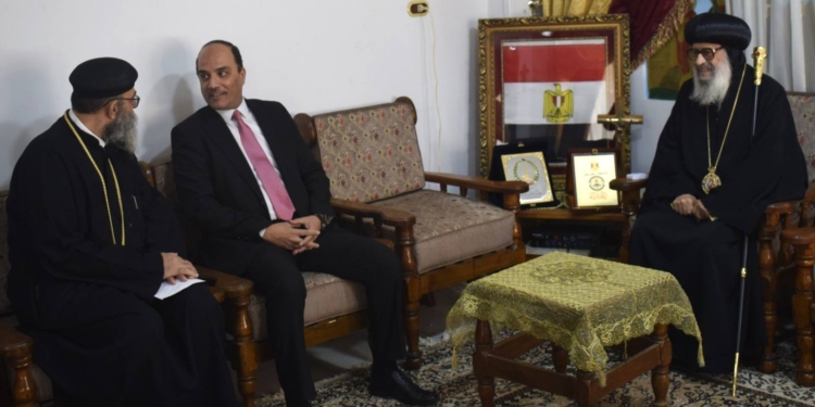 رئيس جامعة العريش يهنئ البابا تواضروس الثاني والإخوة الأقباط بعيد الميلاد المجيد