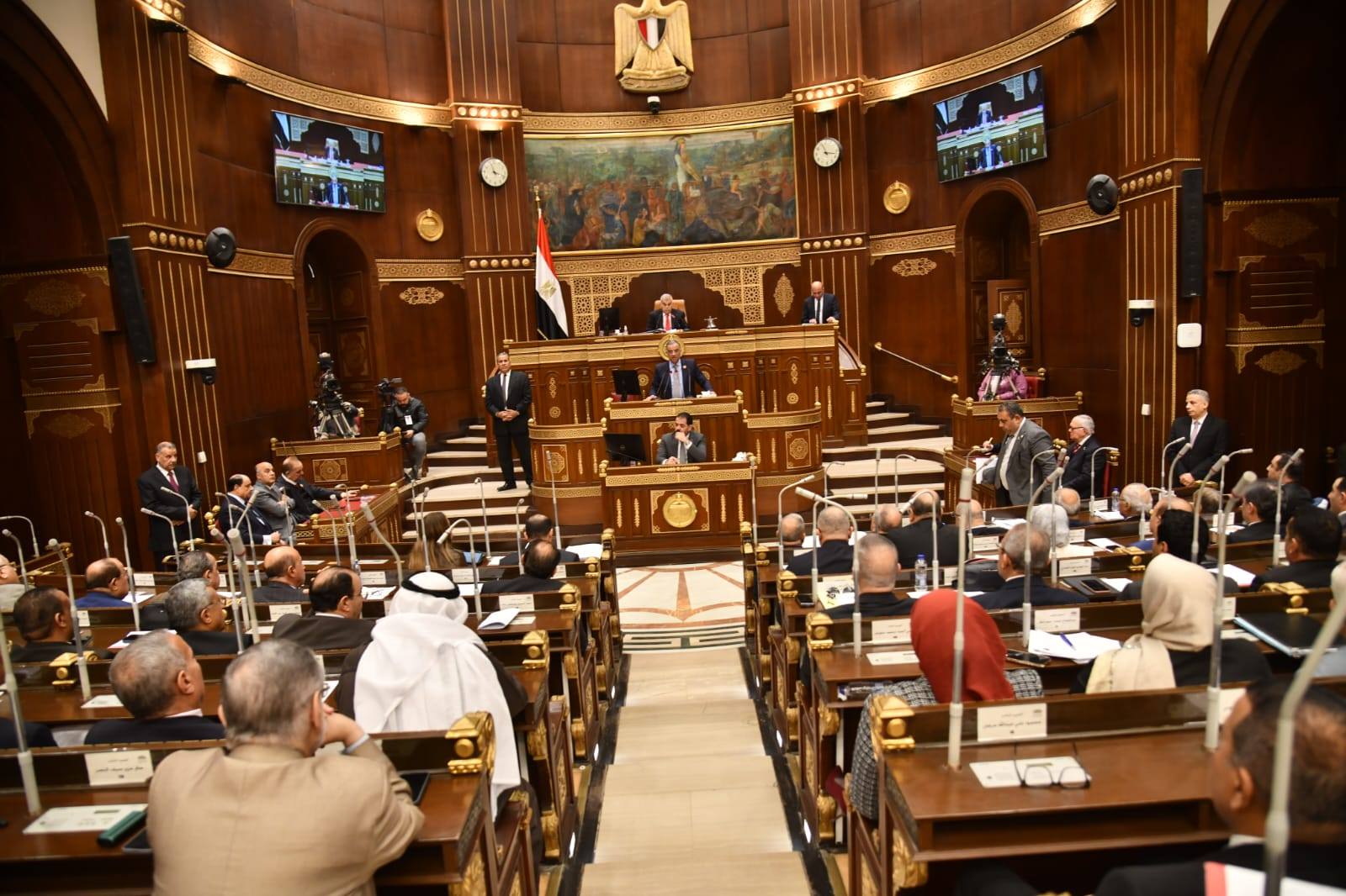 تشريع منتظر تحت قبة البرلمان يضع قيودًا على هواتف الأطفال