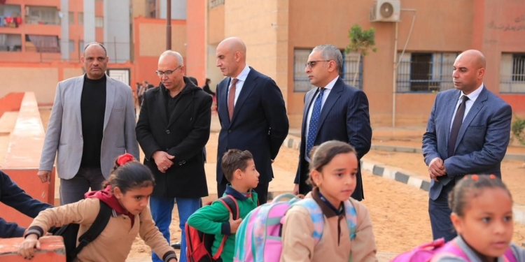 "عبداللطيف" يوجه بتنفيذ جدول التقييمات الأسبوعية بدقة ورصد الحضور والغياب