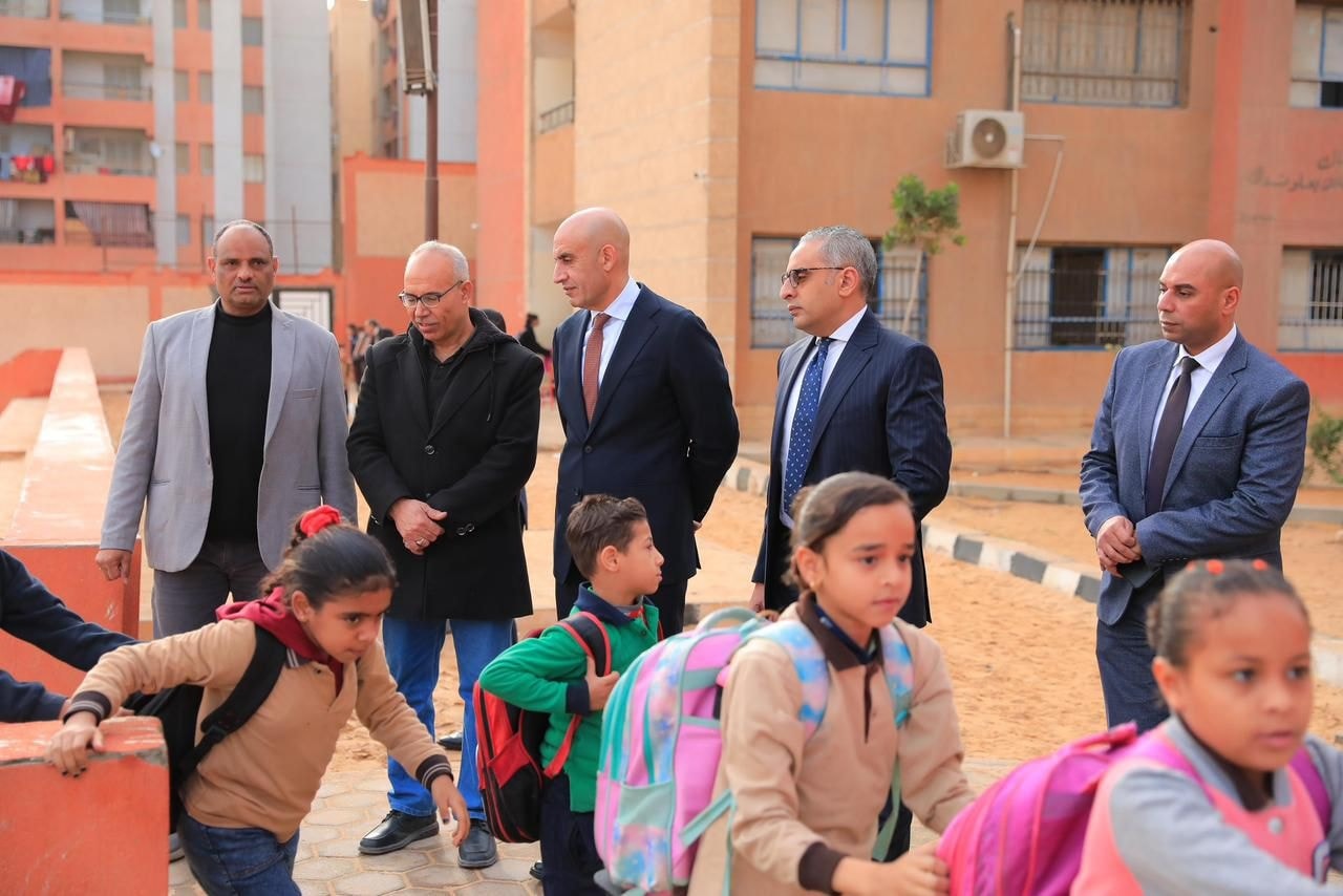 "عبداللطيف" يوجه بتنفيذ جدول التقييمات الأسبوعية بدقة ورصد الحضور والغياب