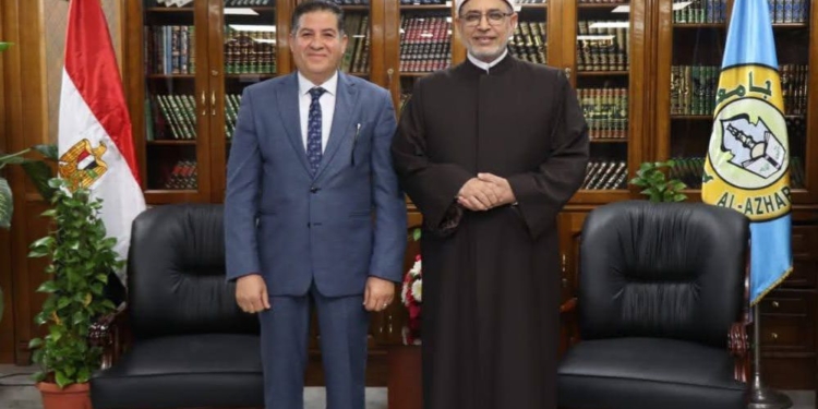 رئيس جامعة الأزهر يهنئ الدكتور مصطفى عبد الغني بصدور قرار رئيس مجلس الوزراء بتعيينه نائبًا لرئيس الجامعة لفرع البنات