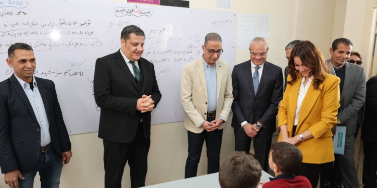 محافظ الجيزة يفتتح مدرسة بالبدرشين بعد التطوير.. و15 فصلًا جديدًا لتقليل الكثافات