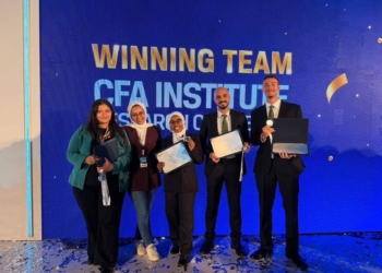 من أوائل الثانوية إلى فضية CFA… عائشة حسن نموذج للتفوق