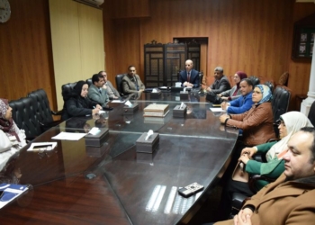 رئيس جامعة بني سويف يرأس إجتماعي “المجلات العلمية”، و”مركز تطوير الأداء الجامعي”