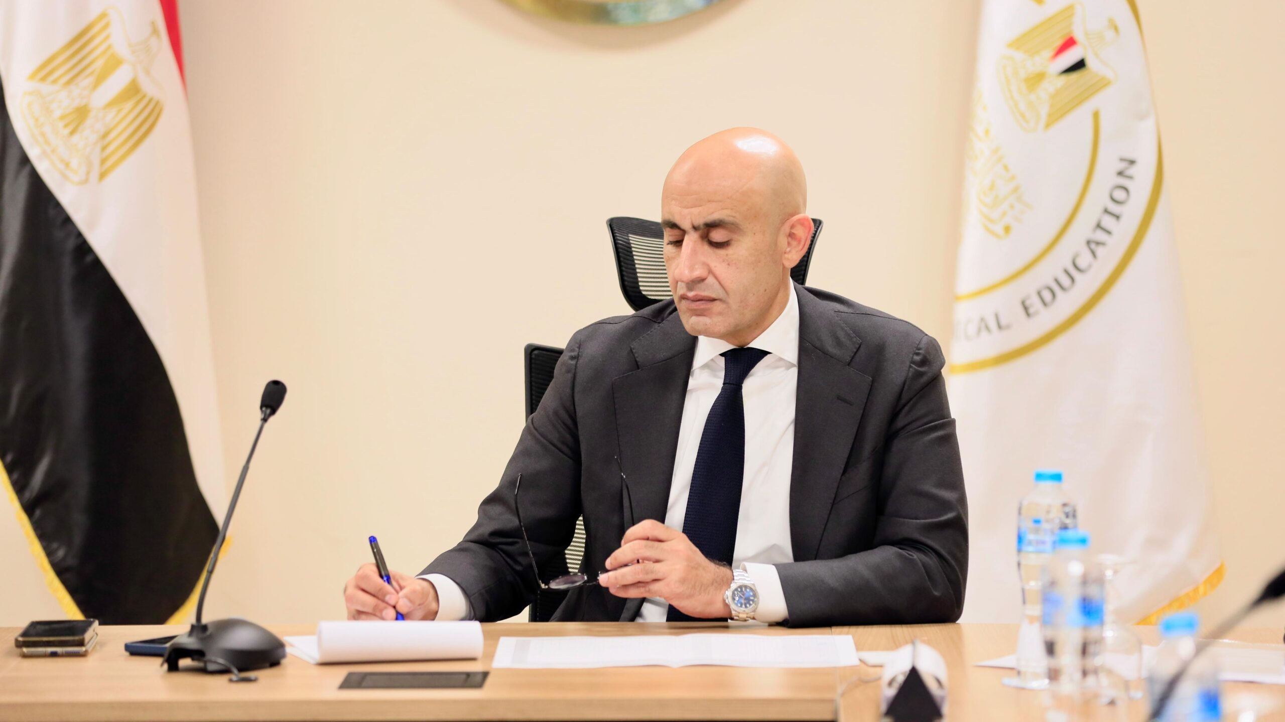 «عبداللطيف» يدرس زيادة سن التعليم الإلزامي لـ13 سنة والحضانة عام واحد