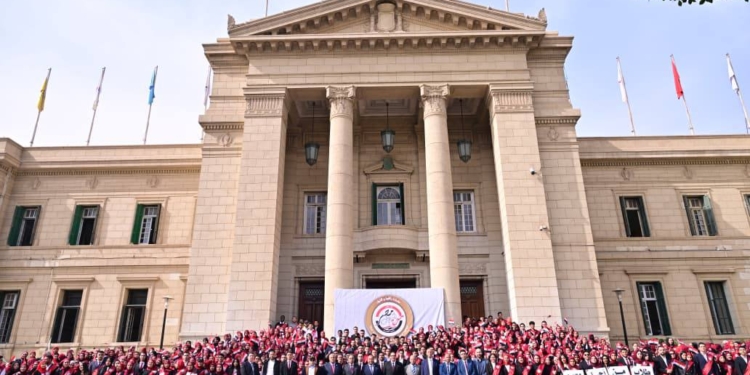 في أجواء مبهجة وأنشطة طلابية متنوعة .. جامعة القاهرة تحتفي باستقبال طلابها مع بدء الفصل الدراسي الثاني