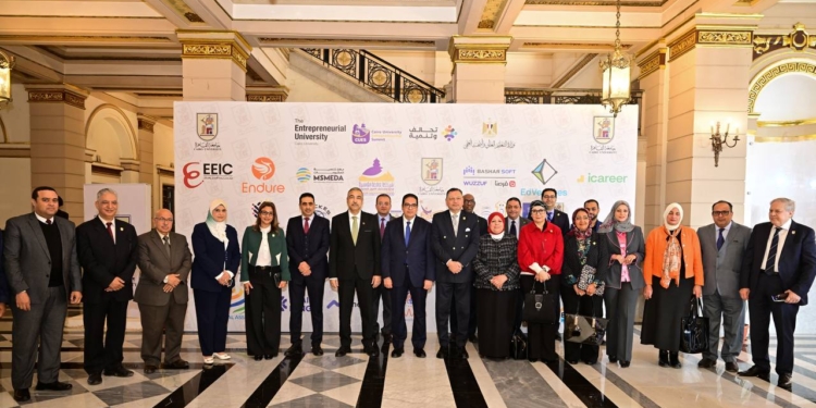 حضور واسع وتجارب ملهمة في النسخة الثانية من قمة ريادة الأعمال بجامعة القاهرة