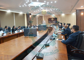 مجلس جامعة أسوان يناقش تعزيز الربط بين البحث العلمي والصناعة
