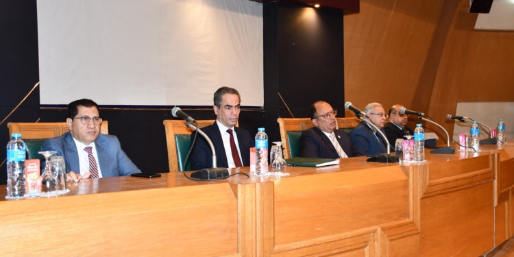 أحمد المسلماني لطلاب جامعة العاصمة: الإعلام الواعي هو بوابة نهضة الشباب