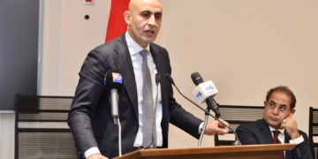 عبداللطيف: ندرس توفير باقة تعليمية لطلابنا تحجب المواقع المشبوهة