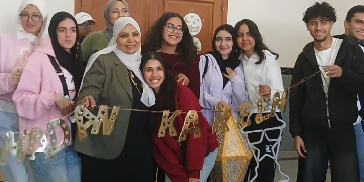 طلاب جامعة القاهرة الأهلية يحيون الأجواء الرمضانية في مشهد يعكس روح الأسرة الجامعية