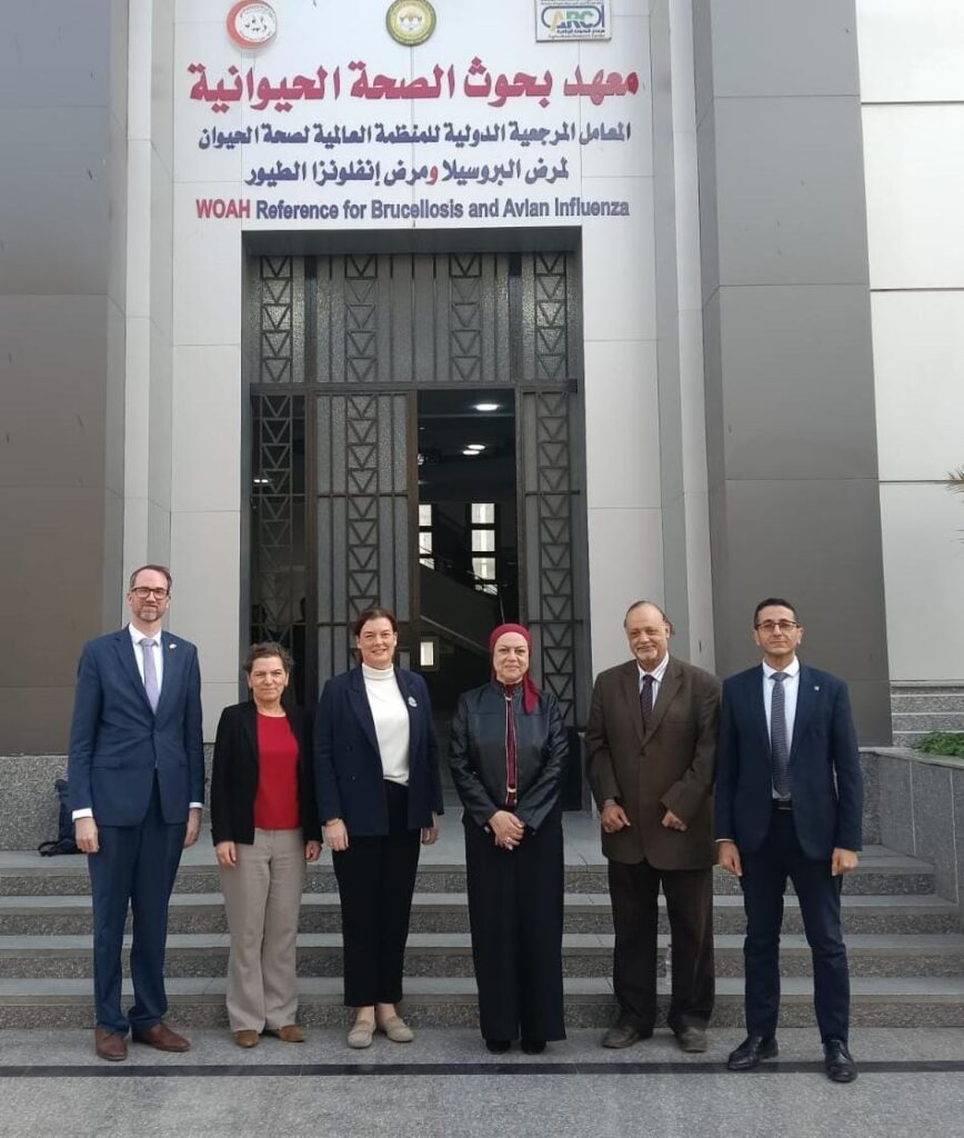 وفد دانمركى يزور معهد صحة الحيوان