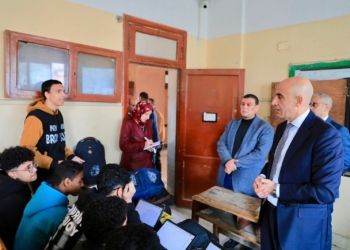 جولة مفاجئة لوزير التعليم لمتابعة نسب الحضور والاختبارات الشهرية بالغربية