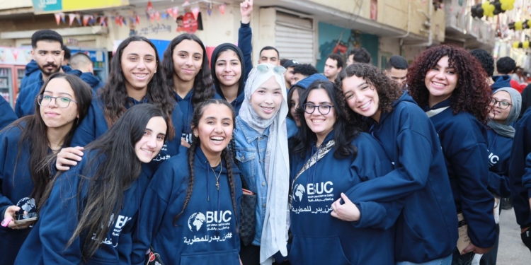 طلاب بجامعة بدر يشاركون في فاعليات مائدة الإفطار السنوى بالمطرية