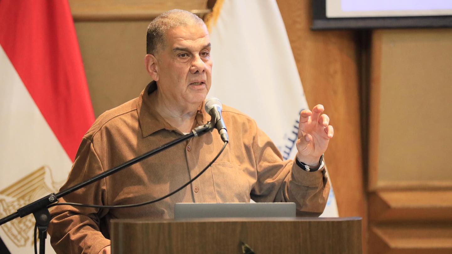 "عبداللطيف" يزور مستشفى "٥٧٣٥٧" ويؤكد: التكامل بين التعليم والصحي دعامة أساسية