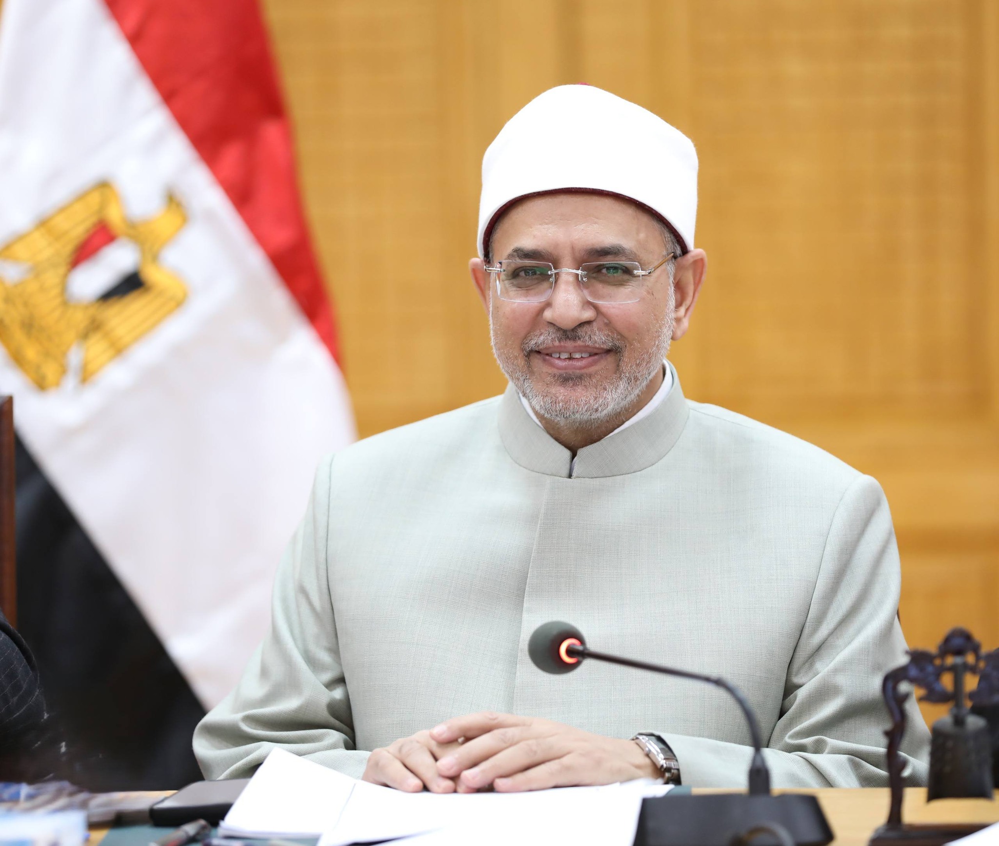 رئيس جامعة الأزهر يهنئ الدكتور حسام زيادة بحصوله على زمالة الكلية الملكية لجراحي العيون في إنجلترا تقديرًا لجهوده العلمية