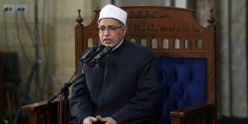 رئيس جامعة الأزهر يؤكد أن القرآن ملأ الدنيا نورًا منذ نزوله ويدعو إلى اغتنام نفحات هذه الليالي المباركة