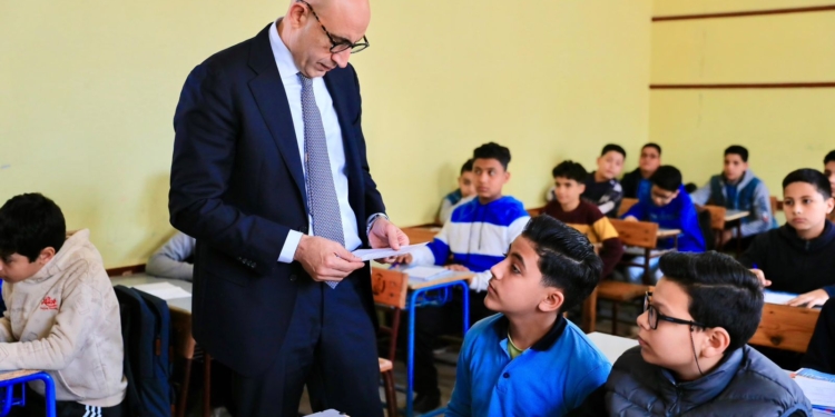 جولة مفاجئة لوزير التعليم لمتابعة نسب الحضور والاختبارات الشهرية بالغربية