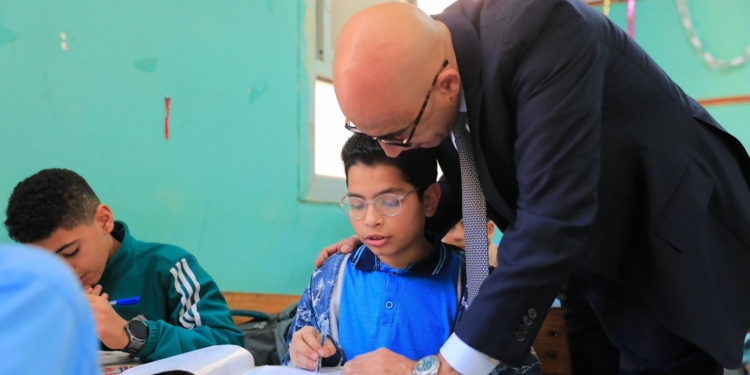 جولة مفاجئة لوزير التعليم لمتابعة نسب الحضور والاختبارات الشهرية بالغربية