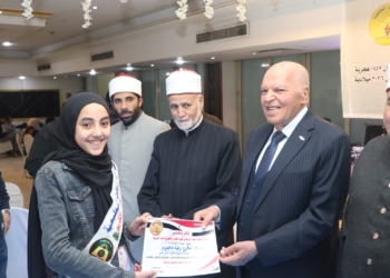 «الزناتي» يكرم 100 طالب من حفظة القرآن الكريم من أبناء المعلمين