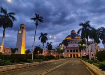 جامعة القاهرة: تعليق الدراسة حضورياً الأربعاء والخميس واستمرارها “أونلاين” وتأجيل امتحانات يومي 25 و26 مارس