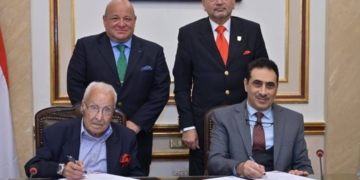 بروتوكول تعاون بين جامعة القاهرة وجمعية إنسان للتنمية الصحية والمجتمعية وإطلاق 50قافلة طبية للكشف على الأطفال في المناطق الأكثر احتياجًا