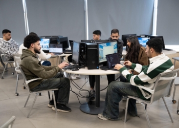 مشاريع تخرج لطلاب جامعة مصر لمعلوماتية بالذكاء الاصطناعي مع “دل العالمية”