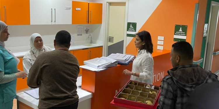 عميد كلية طب قصر العيني يتابع مع مديري المستشفيات اداء الفرق الطبيه خلال عيد الفطر