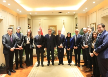 وزير التعليم العالي والسفير الفرنسي يبحثان تطورات إنشاء الحرم الجامعي الجديد للجامعة الفرنسية في مصر