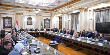 مجلس جامعة القاهرة يدعم طلابها غير القادرين