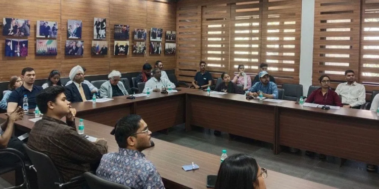 طلاب هنود يتعرفون على الأدب الروسي خلال ندوة ثقافية نظمتها شبكة TV BRICS